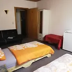 Affittacamere Pension Dingolshausen *