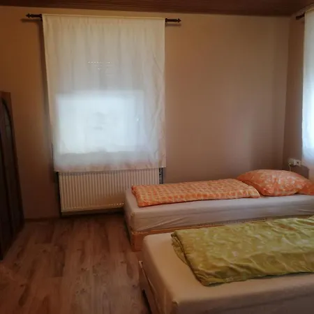 Pension Dingolshausen Guest house *