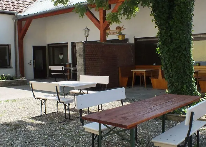 Pension Dingolshausen بيت ضيافة *