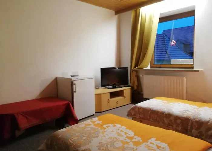 Pension Dingolshausen بيت ضيافة *